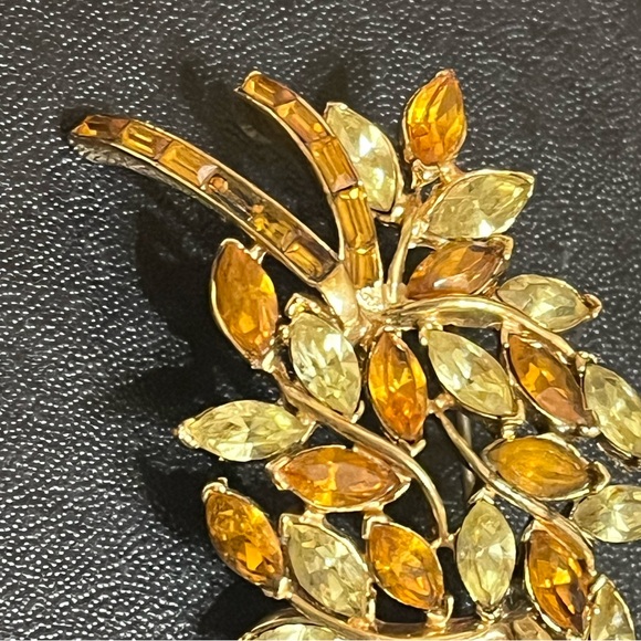 Vintage Coro Rhinestone Brooch - Picture 3 of 10